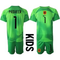 Camisa de time de futebol Holanda Remko Pasveer #1 Goleiro Replicas 1º Equipamento Infantil Mundo 2022 Manga Curta (+ Calças curtas)